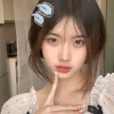 9张温柔感拉满的女生真人头像合集