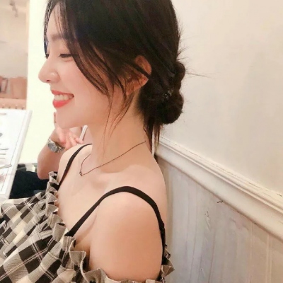 小众又高级！16张冷淡风女生头像合集