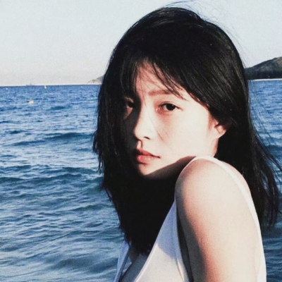 9张小众ins风真人女生头像，个性感拉满