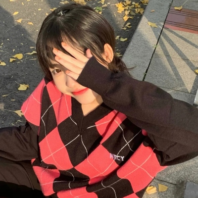 全网爆火的高清网红女生头像 10张合集