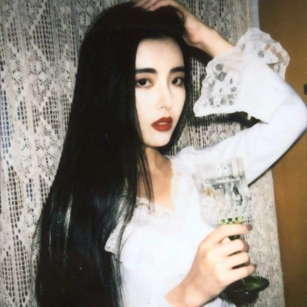 30张高清气质款微信头像 优雅有品位的女生头像合集