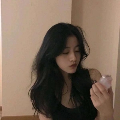 暗色调微丧感真人女生头像 9张合集