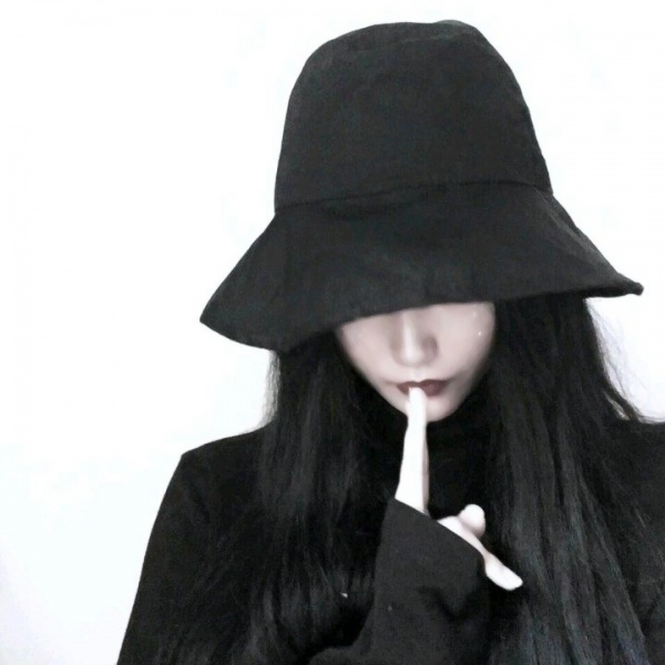 超酷女生戴帽子头像合集 22张霸气高清头像图