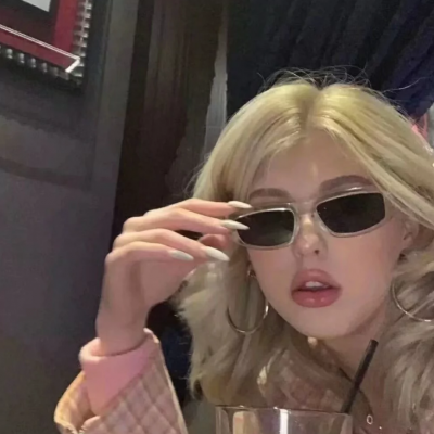 10张超酷超潮的欧美女生优质头像 直接抱走