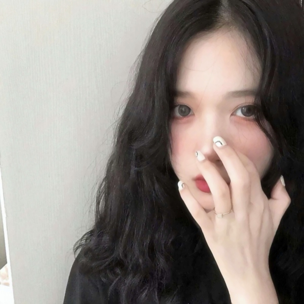 36张甜美女生高清微信头像 真人实拍质感拉满