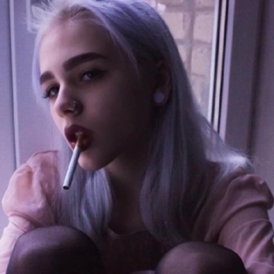 12张气质感拉满的女生欧美风微信头像合集