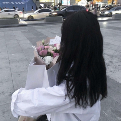 女生忧愁微信头像合集：每一张都藏着让人心疼的伤感情绪