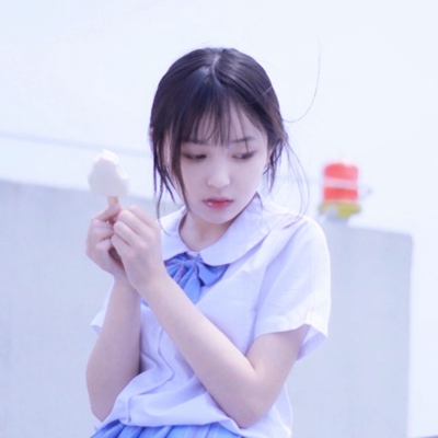 24张高清清纯款微商女头像 适合做微信头像的女生素材
