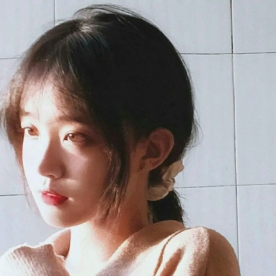 13张温柔干净的女生真人头像分享