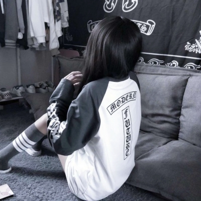 女生头像下半身霸气不露脸！23张高清新潮半身头像合集