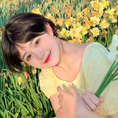 17张高级感女生小清新微信头像｜快来挑一张换起来