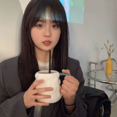 17张真实感拉满的女生真人头像合集