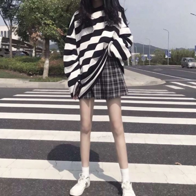 13张高清长腿少女头像 个性女生部位头像合集