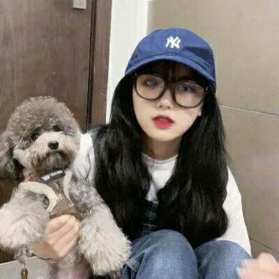 15张高清真人眼镜女生头像 个性氛围感拉满