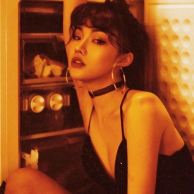 9张氛围感拉满的复古风女生头像，每张都有故事感