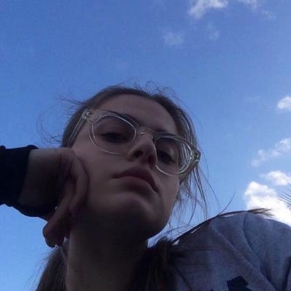 当下热门的女生欧美QQ头像 共8张