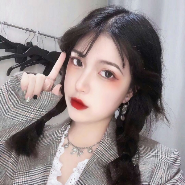 22张超清真人高冷小姐姐头像合集 女生头像专属精选