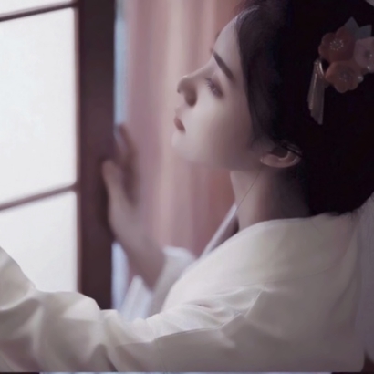 女生清冷伤感头像合集 16张冷淡风酷感女生头像