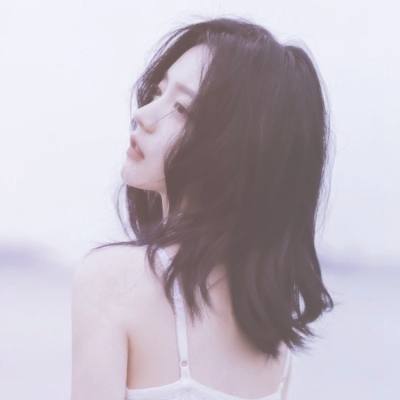 颜值气质双双在线！9张高清气质女生微信头像