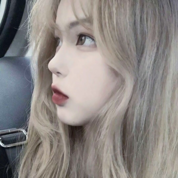 22张超清真人高冷小姐姐头像合集 女生头像专属精选