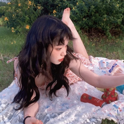 8张超有气质的文雅女生微信头像，直接存就用