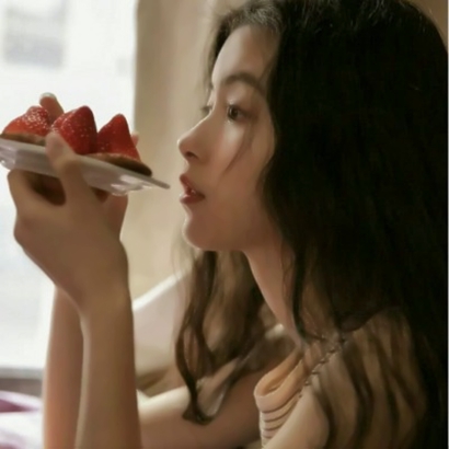 29张清冷感拉满！女生冷淡酷感伤感QQ头像合集