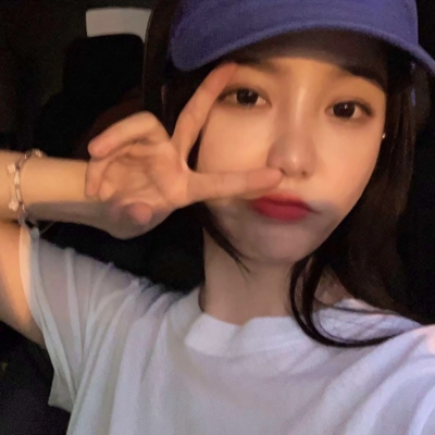 真人个性女生头像合集！14张彰显多元风格的自信女孩头像