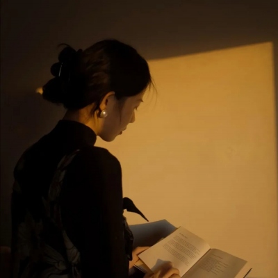 12张超拽帅气冷酷小姐姐真人头像合集