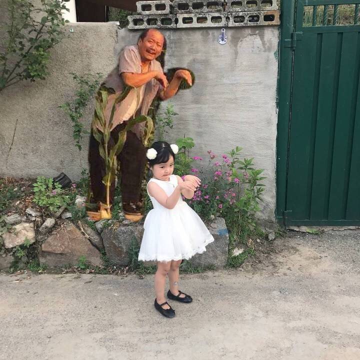 权律二和表情包顶流的P图合影火了