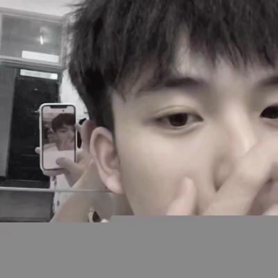 19张高清高冷风男生网图头像合集