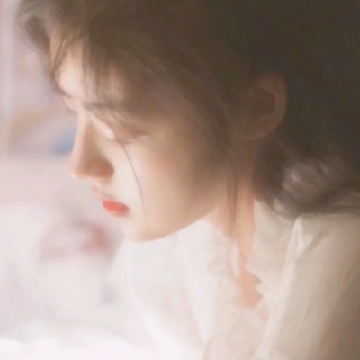 18张高清清新感女生侧脸头像 气质氛围感拉满