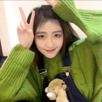 同一女生真人高清头像合集 16张好看的女生头像