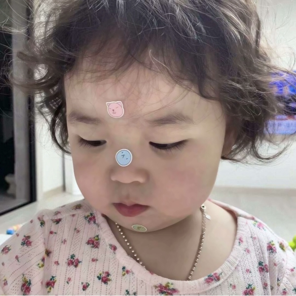 22张高清软萌女娃微信头像合集