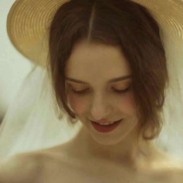 36张高清气质款欧美女生微信头像 好看又有格调