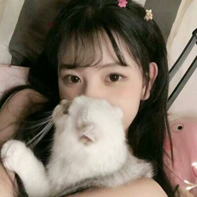 女生抱猫咪QQ头像合集！10张高清好看的真人头像图