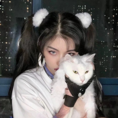 12张一眼惊艳的个性女生真人头像合集