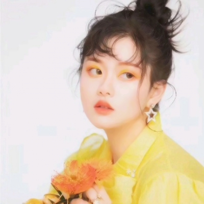 暖色系爱笑阳光女生高清头像合集 共17张