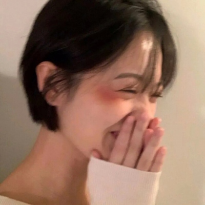 女生微信高清头像合集来啦！共11张最新款女生微信头像高清图片，同时提供大图、小图、方图、圆图多种查看模式，方便用户挑选适配的头像素材。