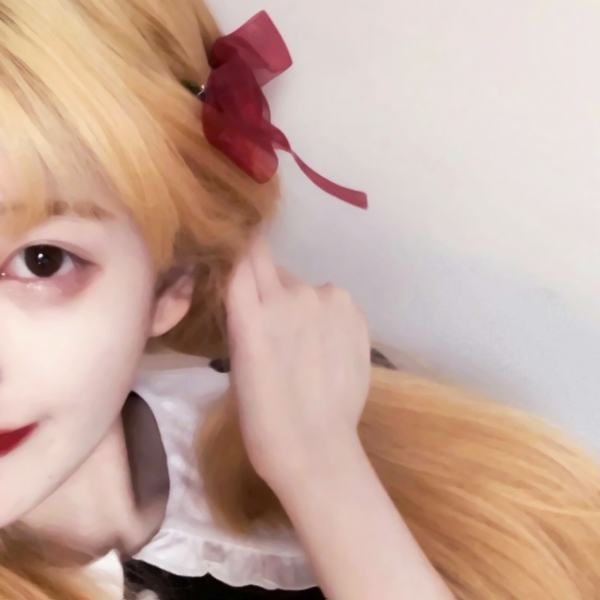 19张超高清酷酷染发女生个性头像 快存起来当头像