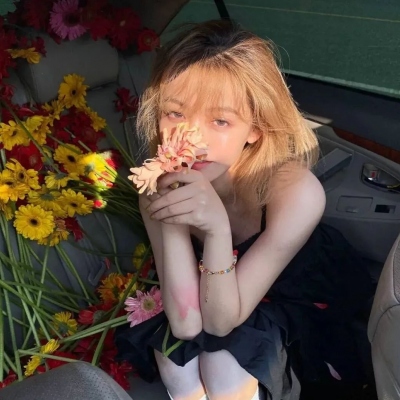 女生高清好看微信头像合集 共10张