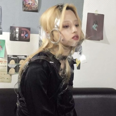 抖音超酷女头像合集！14张高清超拽超丧风格女生头像