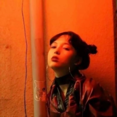 又酷又飒的红色系女生头像！12张高清暧昧感女头直接存