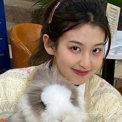 超火的温柔风女生QQ头像 共8张