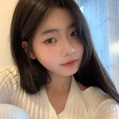 12张适配独立自信女生的真人头像图