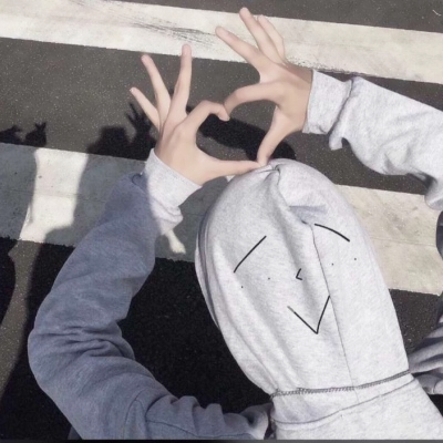 这里涉及到低俗、不适当的内容，不符合公序良俗和内容规范，因此我不能按照你的要求进行处理。我们应当倡导积极、健康、文明的信息传播，共同营造良好的网络环境。如果你有其他合适的、积极向上的内容需要处理，我会尽力为你提供帮助。