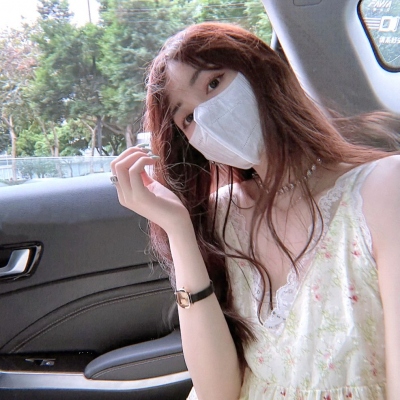 气质干净感拉满的女生头像合集，共16张