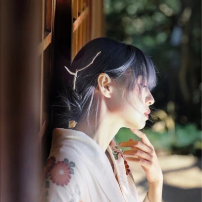 17张氛围感拉满的真人女生侧脸伤感头像