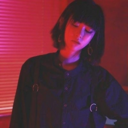又酷又飒的红色系女生头像！12张高清暧昧感女头直接存