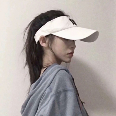 新款女生戴帽头像合集 26张霸气高冷高清图