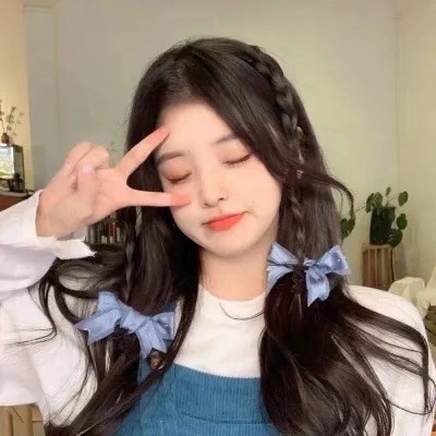 8张当下超火的女生微信头像，好看又百搭